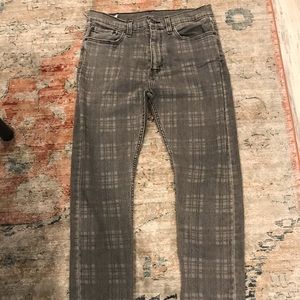 Gray checkered Levi jeans 👖
